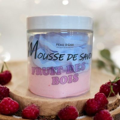 Mousse-de-savon-fruits-des-bois-peau-dane-chantillly
