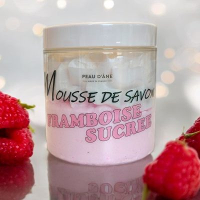 mousse-de-savon-framboises-sucrees-peau-dane