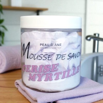 mousse-de-savon-peau-dan cerise myrtiille