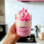 bougie milkshake rose -Framboises et Myrtilles peau d'ane
